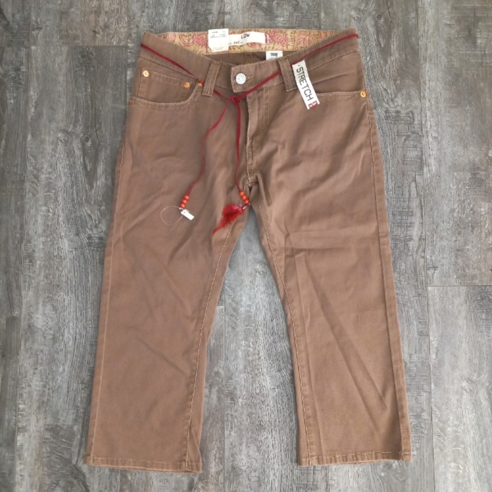 SALE!! Levis misses size 12 low rise cropped pants NWT